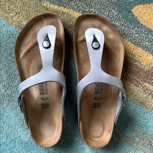 Like New Birkenstock Gizeh Sandals Womens 9 EU 40 Shoes